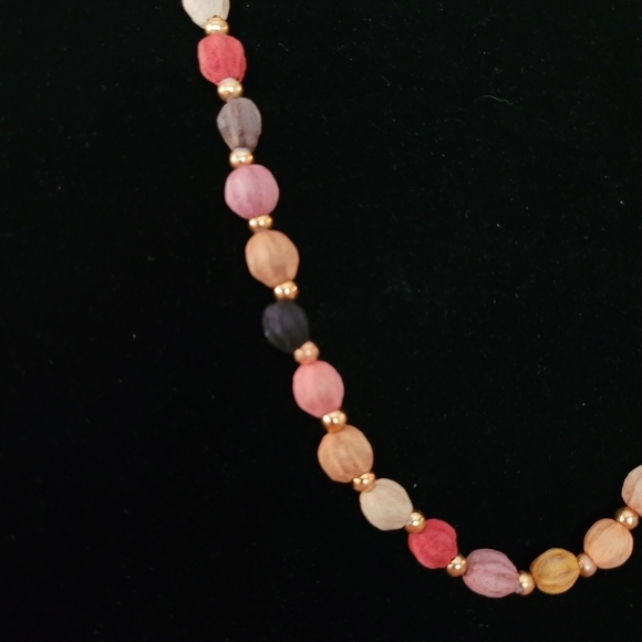 Vintage -‎ Multi Color Carved Wood Bead Necklace - Picture 2 of 3